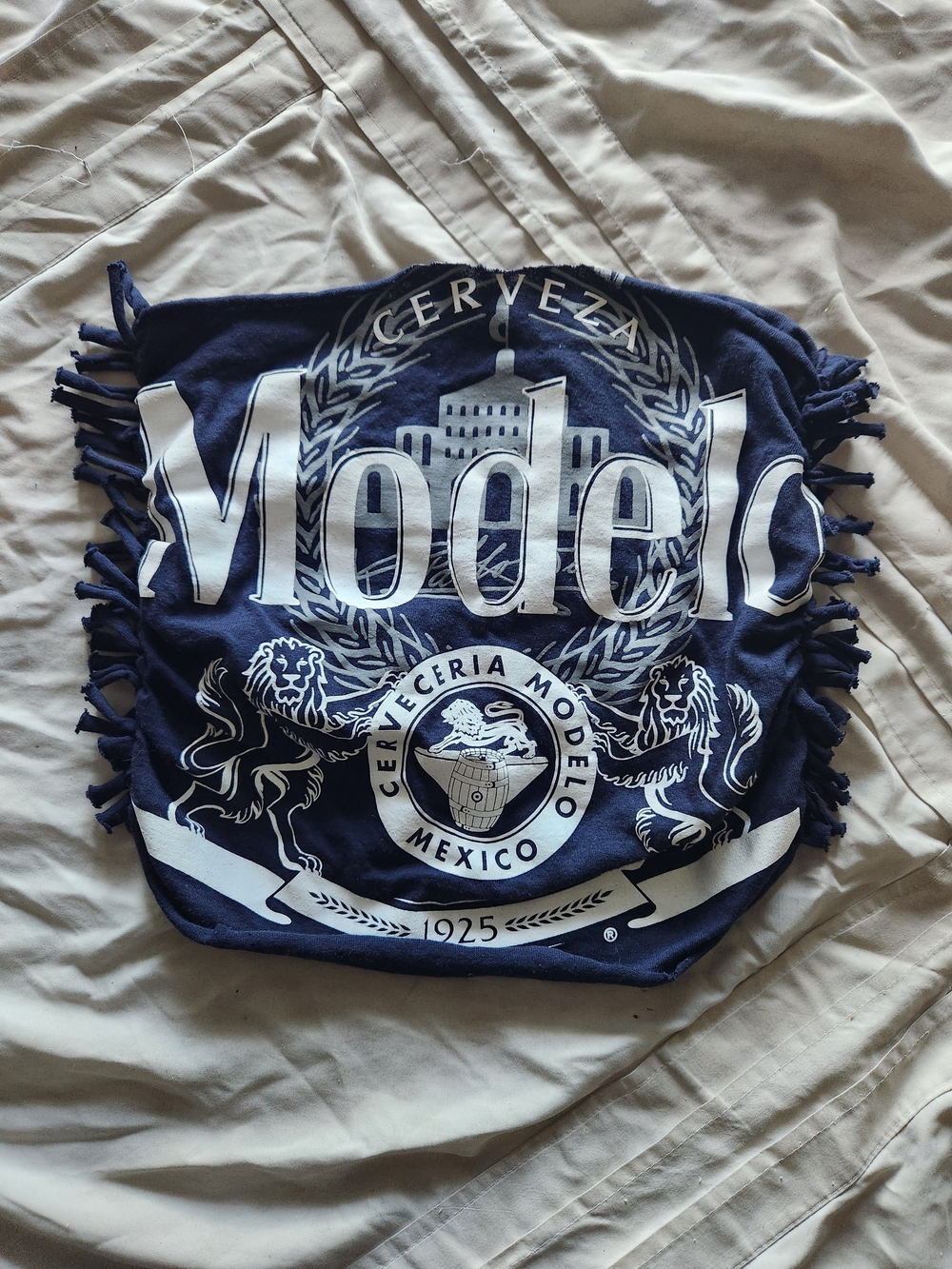 Custom Modelo Top - Picture 2 of 3